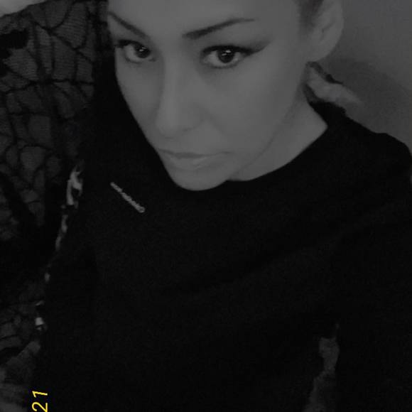 Meet your Posher, Jennifer - Picture 1 of 1